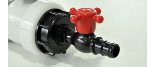 raccord robinet sur une cuve